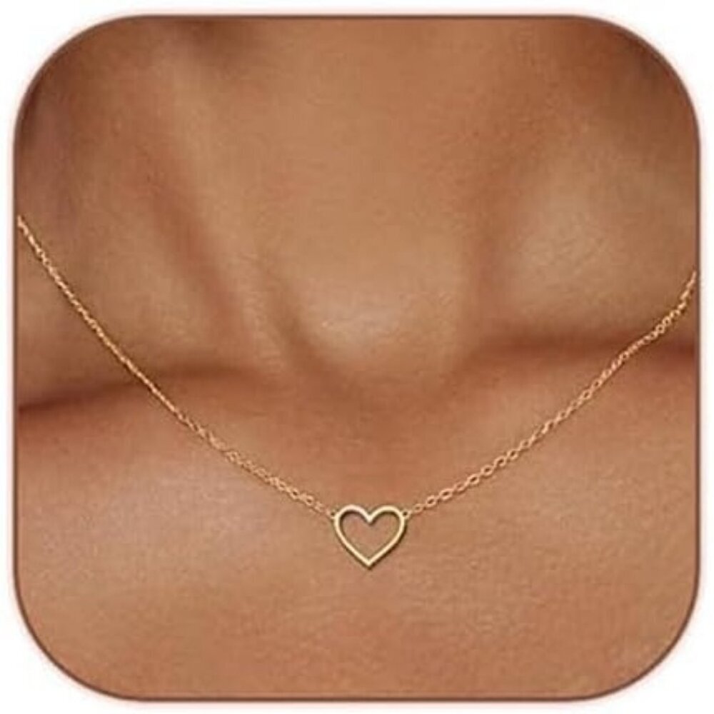 Women's Cute Heart Necklace Dainty 18k Gold Plated Tiny Heart Pendant Choker